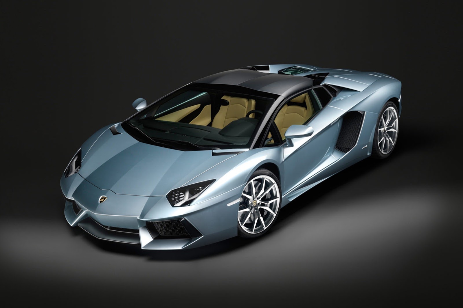 Размер колёс на Lamborghini Aventador LP700-4 Roadster 2013 Подбор шин на Lamborghini Aventador LP700-4 Roadster 2013