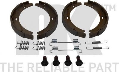 NK 2733868 комплект тормозных колодок, стояночная тормозная с на MERCEDES-BENZ C-CLASS купе (CL203)