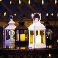 NEON-NIGHT 513-054 Декоративный фонарь со свечкой, белый корпус, размер 10,5х10,5х22,35 см, цвет ТЕПЛЫЙ БЕЛЫЙ