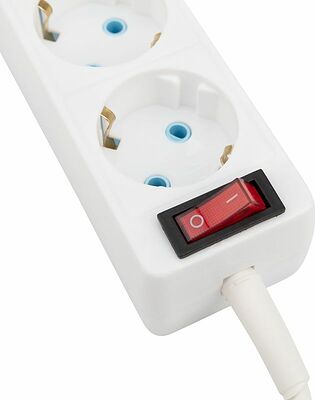 PROconnect 11-7205 Удлинитель 3 гнезда, 1,5м, 3х0,75мм², с/з, с кнопкой, белый PROconnect