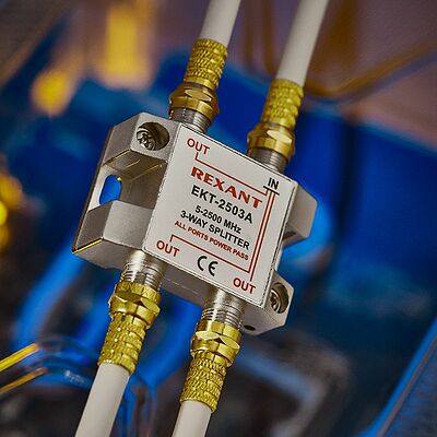 REXANT 05-6202 Делитель ТВх3 под F-разъем, 5-2500МГц СПУТНИК REXANT