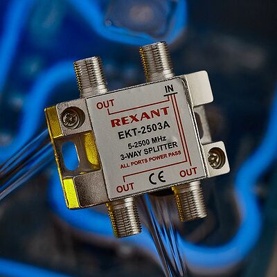 REXANT 05-6202 Делитель ТВх3 под F-разъем, 5-2500МГц СПУТНИК REXANT