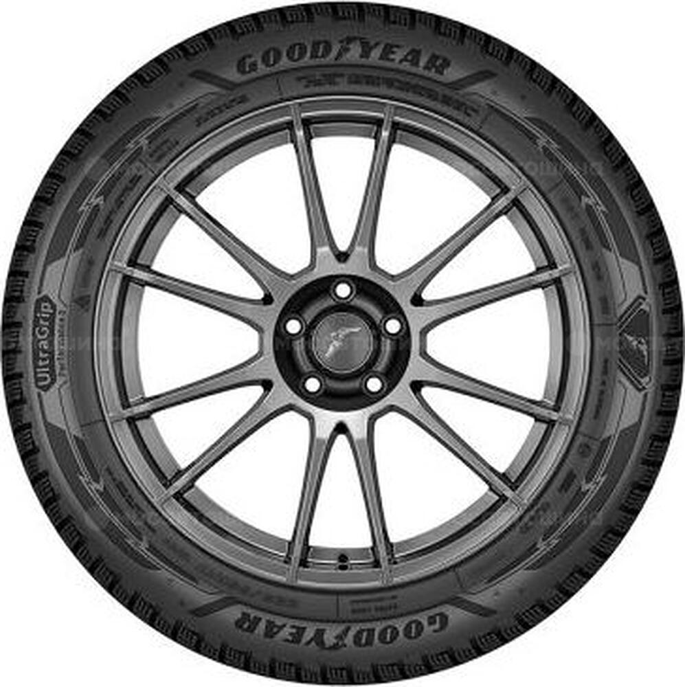 侧视图 Goodyear Ultragrip Performance 3 265/60 R20 112H