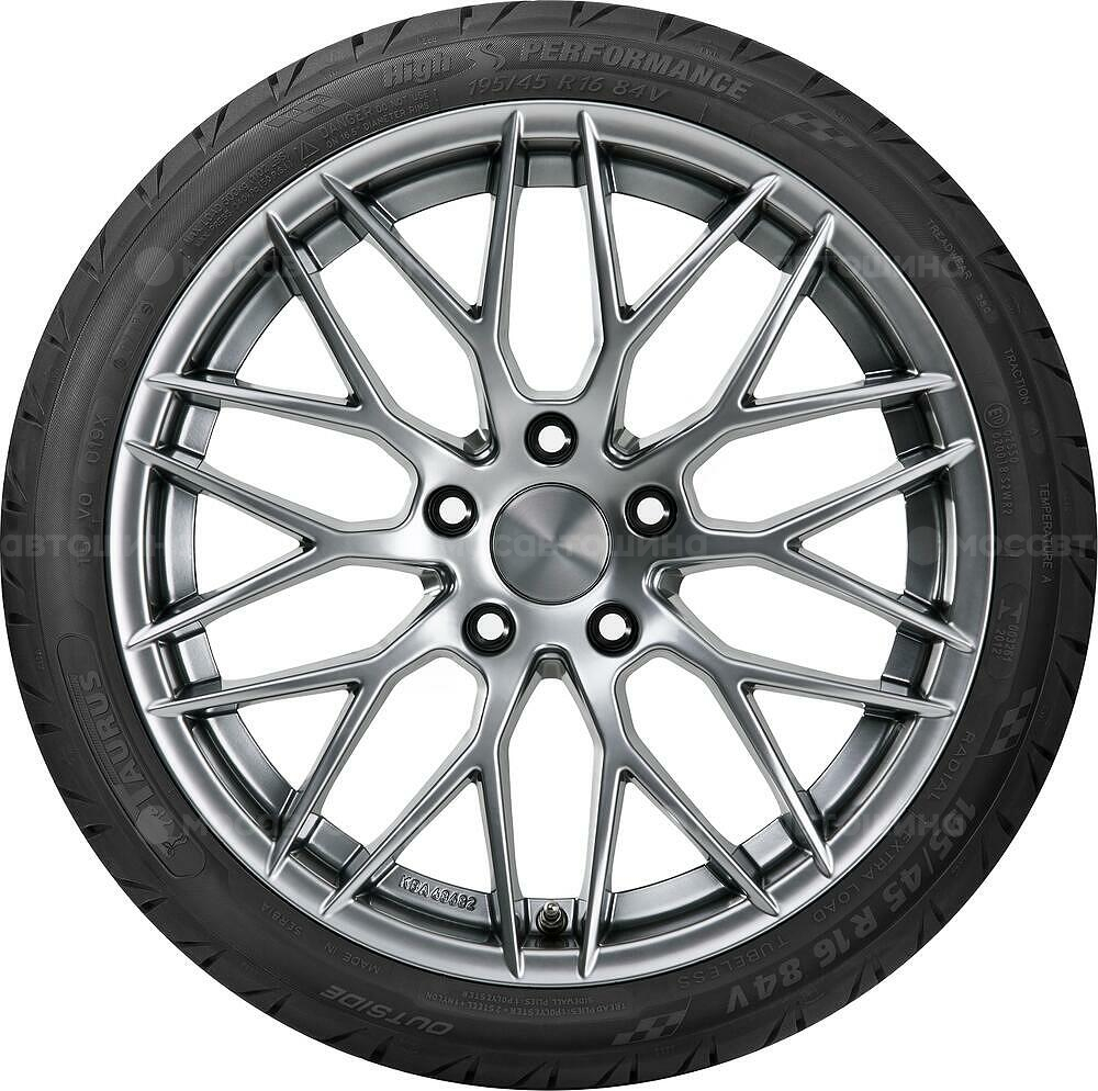 侧视图 Taurus High Performance 215/55 R16 97W
