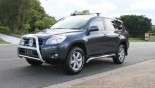 轮毂 在汽车上 Toyota RAV4 轮毂 在汽车上 Toyota RAV4