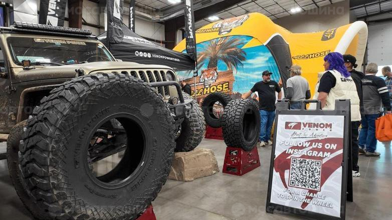 Автомобильные шины Venom Power Swampthing M/T 40X13.50R17L [2826]