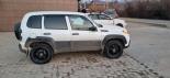 轮毂   在汽车上  chevrolet niva