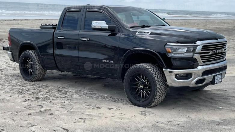 Автомобильные шины Venom Power Terra Hunter X/T на автомобиле dodge ram-1500 [2528]