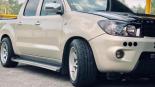轮毂   在汽车上  toyota fortuner