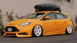 轮毂   在汽车上  ford focus