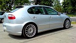 轮毂 OZ Racing Superturismo GT 在汽车上 Seat Leon 轮毂 OZ Racing Superturismo GT 在汽车上 Seat Leon