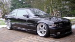轮毂 OZ Racing Mito Rosso 在汽车上 BMW 3 Coupe(E36)