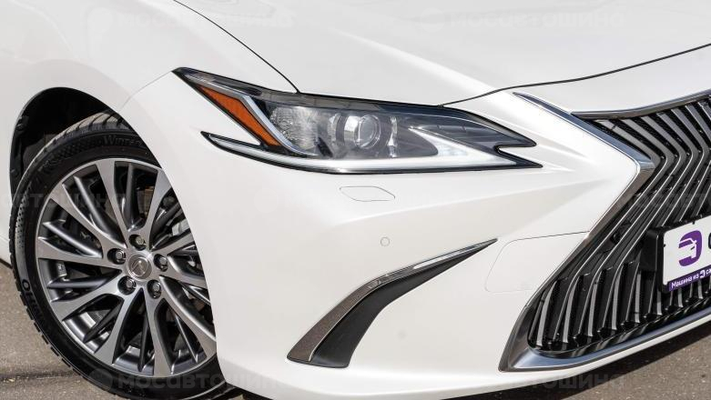 Автомобильные шины Kumho Wintercraft Ice WI31+ на автомобиле lexus es [2511]