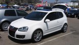 轮毂 Rial Como 在汽车上 Volkswagen Golf 5 轮毂 Rial Como 在汽车上 Volkswagen Golf 5