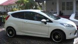 轮毂 Momo Corse 在汽车上 Ford Fiesta