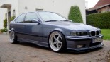 轮毂 OZ Racing Mito Rosso 在汽车上 BMW 3 Coupe(E36)
