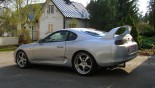 轮毂 Momo Fxl One 在汽车上 Toyota Supra 轮毂 Momo Fxl One 在汽车上 Toyota Supra
