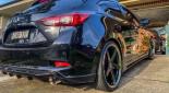 轮毂   在汽车上  mazda 3