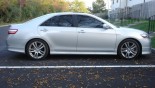 轮毂 Rial Como 在汽车上 Toyota Camry 轮毂 Rial Como 在汽车上 Toyota Camry