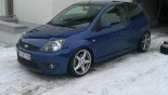 轮毂 Dezent T 在汽车上 Ford Fiesta ST 轮毂 Dezent T 在汽车上 Ford Fiesta ST