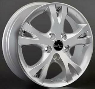 Replica HND28 6x16 5x114.3 ET 53 Dia 67.1 Silver