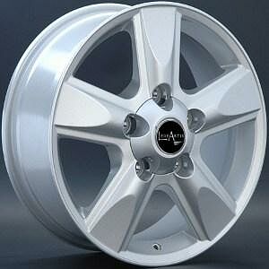 Replica LX22 8x18 5x150 ET 60 Dia 110.1 silver