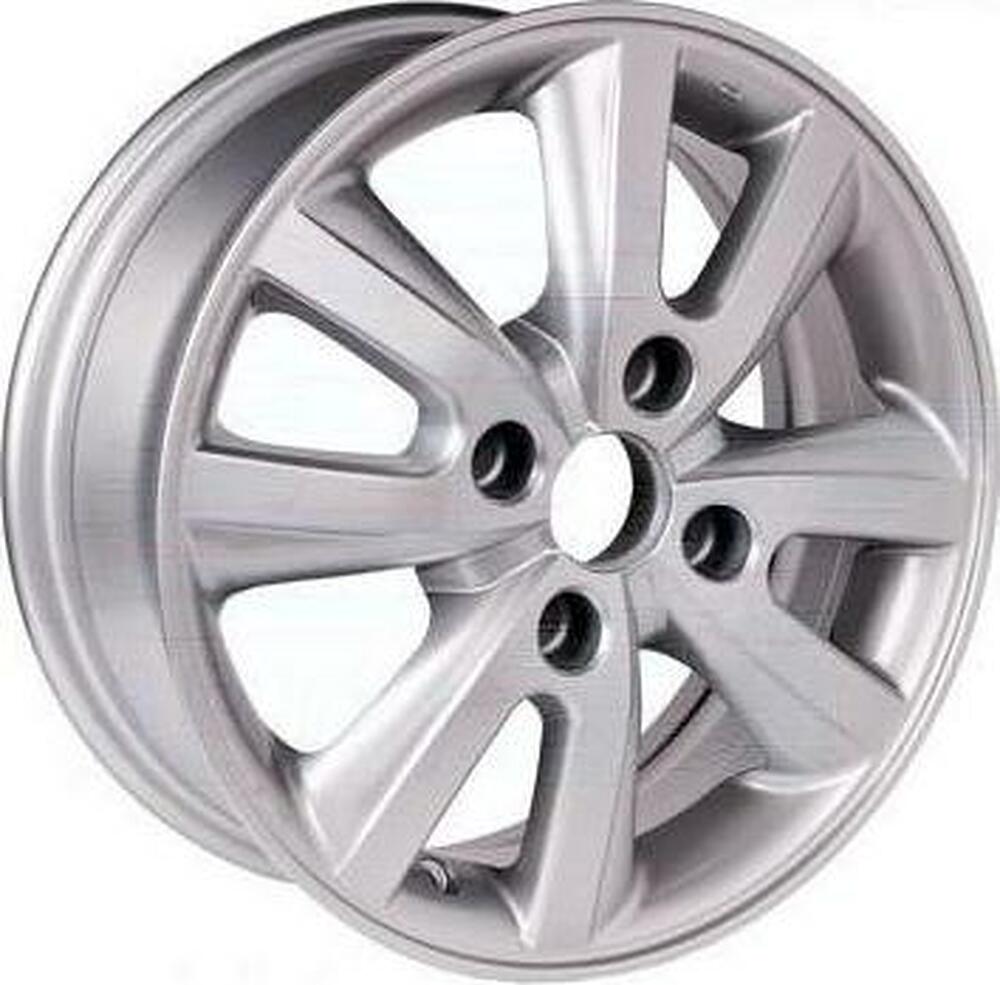 Roner RN1919 5.5x15 4x114.3 ET 40 Dia 66.1 silver